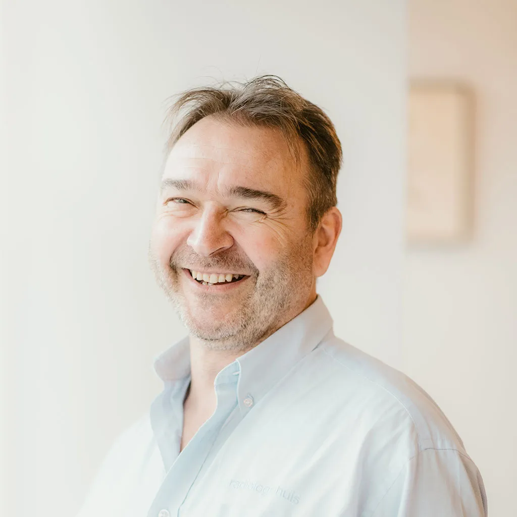 Dr. Peter Braekeveld